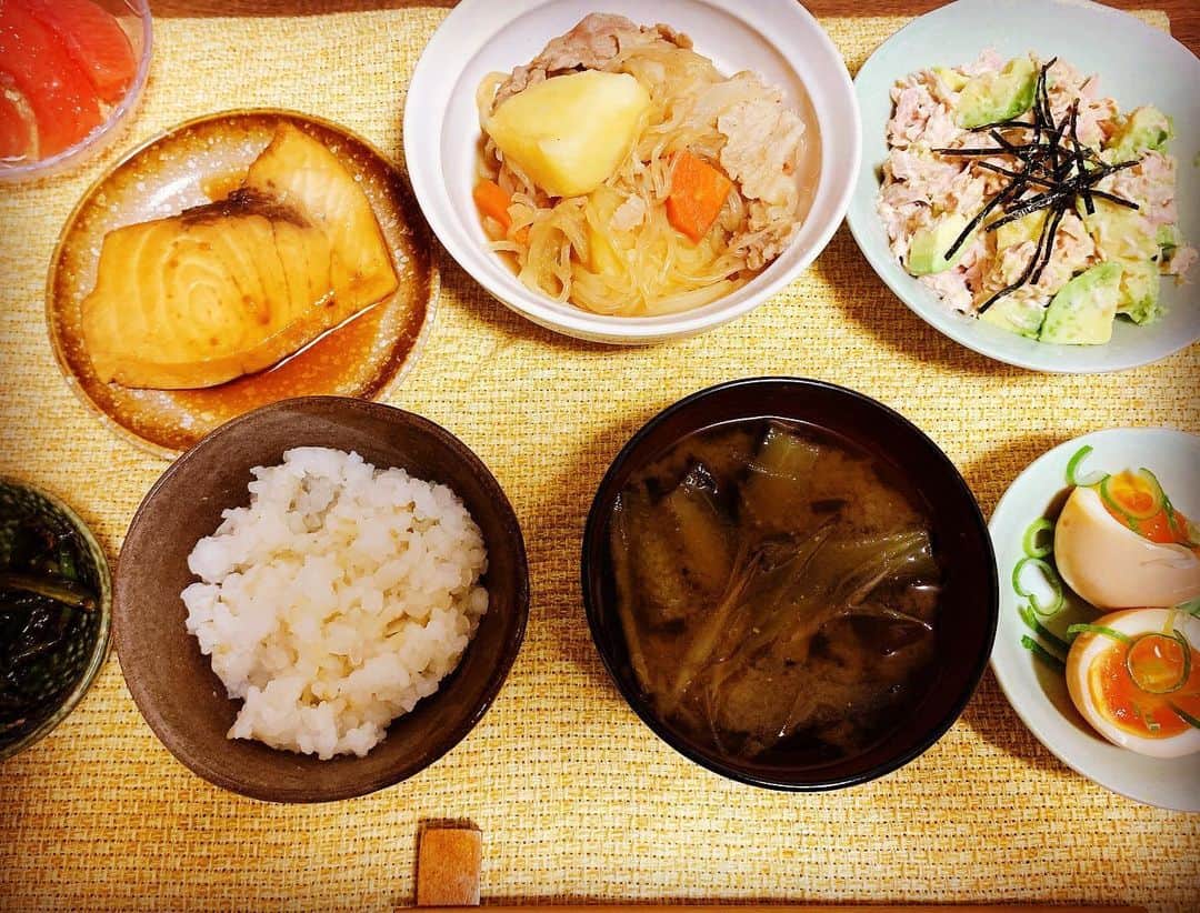 水城なつみのインスタグラム：「#おうちごはん #ひとりごはん #煮物 #和食 #懐かしの味  #おふくろの味  #肉じゃが #青唐辛子」