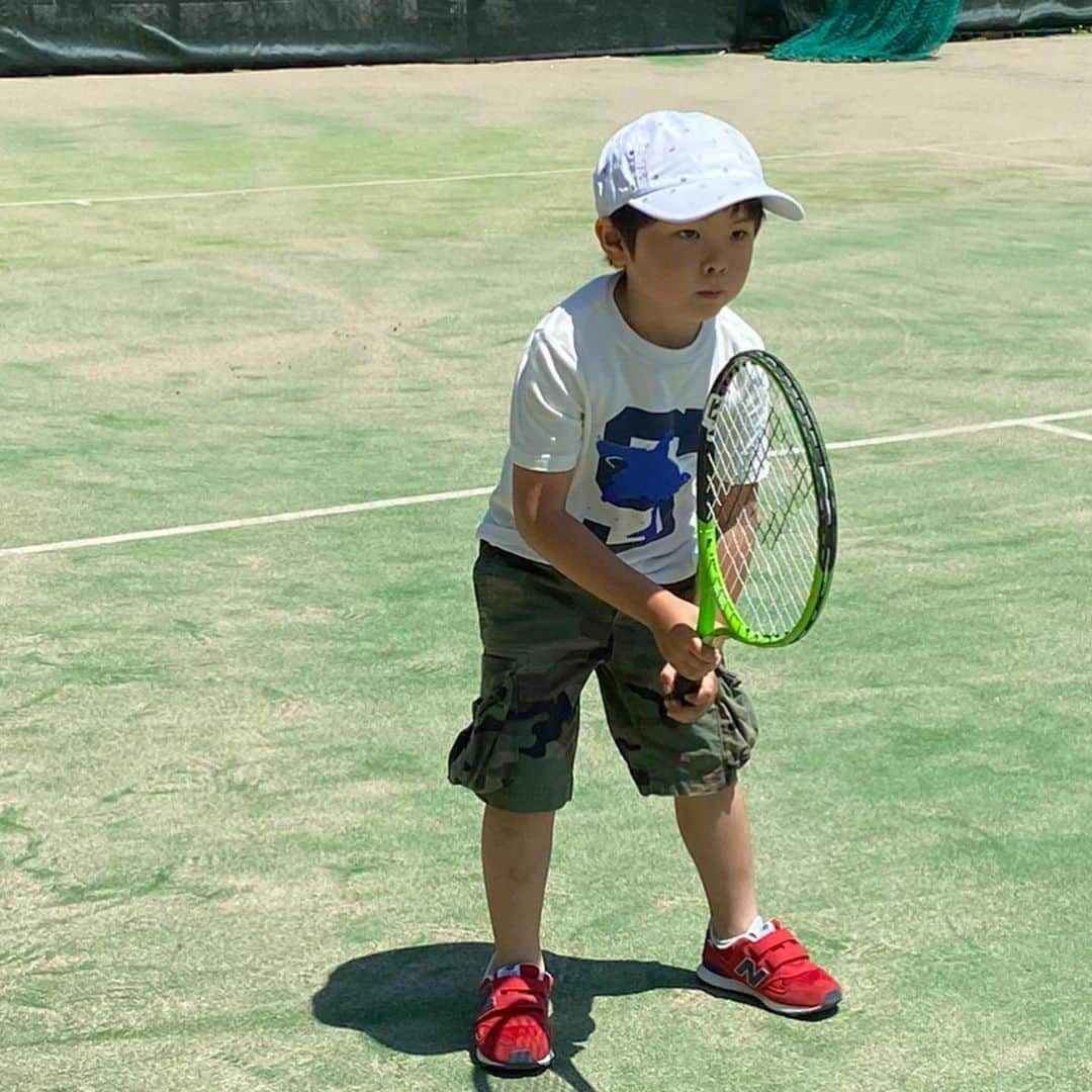 杉山愛さんのインスタグラム写真 - (杉山愛Instagram)「A 4 year old with a serious face😁  I also started 🎾 when I was 4😊 He’s much better than me when I was his age😅」5月28日 14時46分 - aisugiyamaofficial