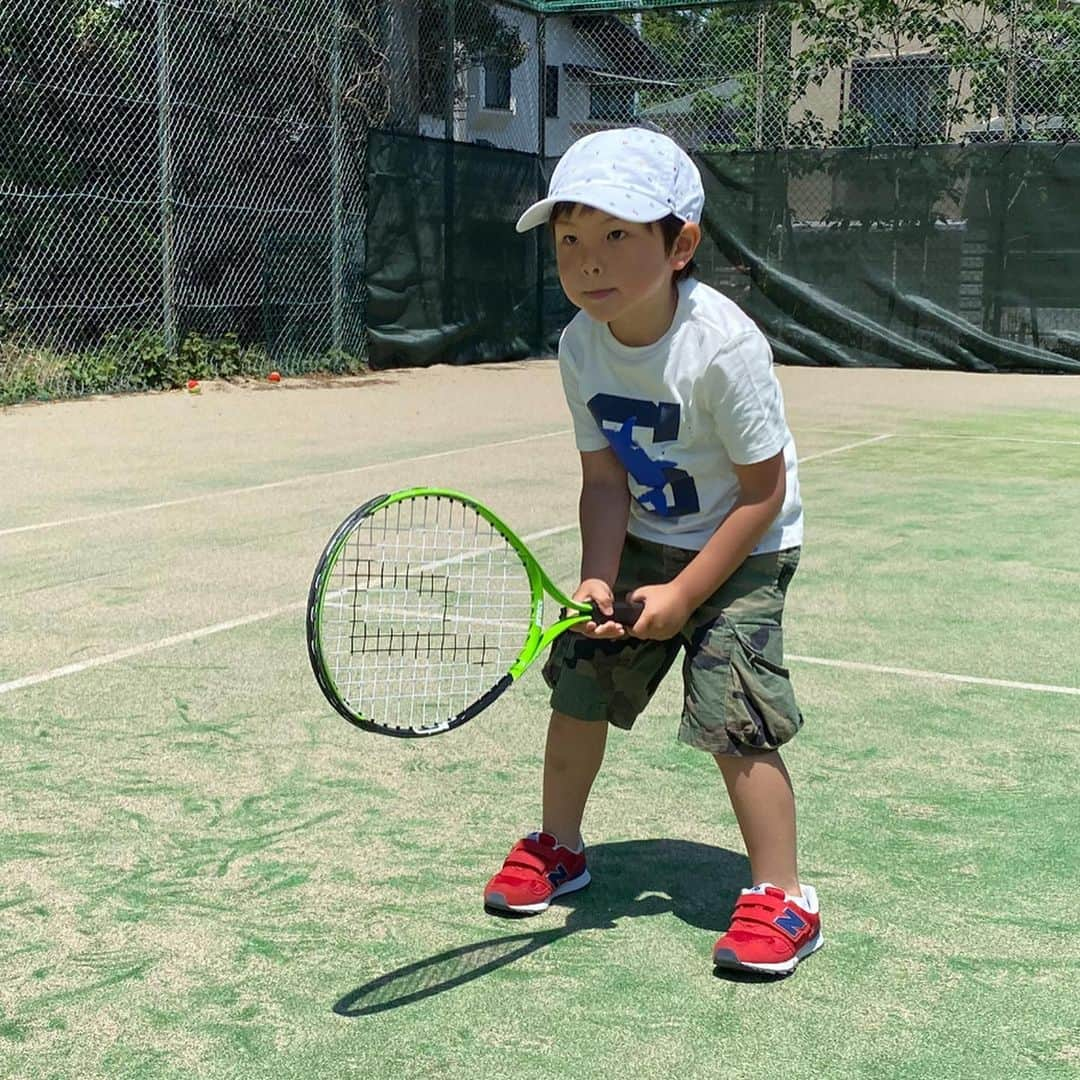 杉山愛さんのインスタグラム写真 - (杉山愛Instagram)「A 4 year old with a serious face😁  I also started 🎾 when I was 4😊 He’s much better than me when I was his age😅」5月28日 14時46分 - aisugiyamaofficial