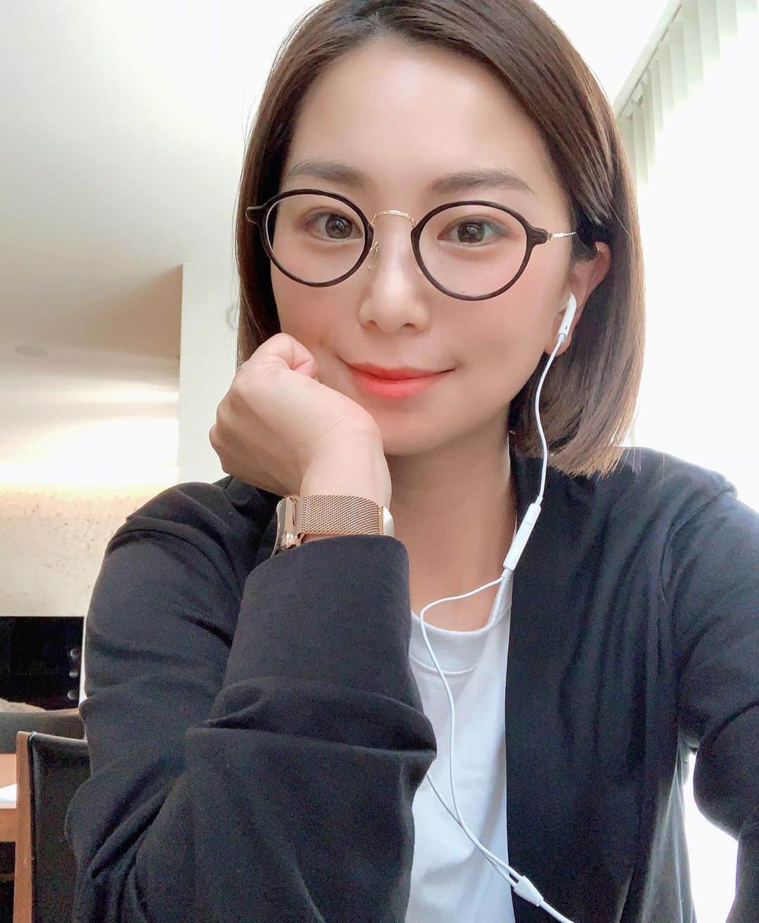 のインスタグラム：「bayfm it! 今日のテーマは「本音と建前」 ピカ子さんとの本音トーク楽しんでいただけたでしょうか？？ ・ 自分の本音って本当に本音？ 本音って何？ 建前って必要？ ・ リスナーのみなさんからのメッセージでありとあらゆる方向にトークが展開して、よく考えたし、面白かったー！！ ・ ピカ子節も効いてましたね〜 最後は私からピカ子さんへのサシのみの誘いをバッサリと本音で、フォローとして建前で切り捨てていただきました😂😂😂 ウケる🤣 聴いてくださったリスナーのみなさん、ありがとうございました❣️ 来週もよろしくお願いします🤲 #radio#リモート#bayfm_it #ピカ子エディション#本音トーク#radikoで聴けま！す」