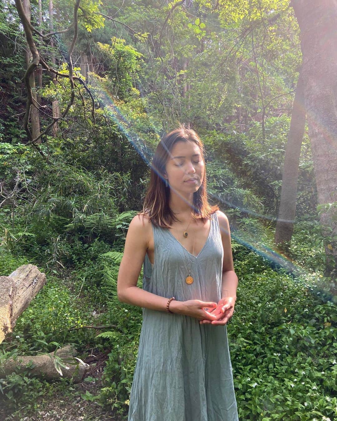 SHANTIさんのインスタグラム写真 - (SHANTIInstagram)「I stood there in the forest connecting to the trees as the sunlight poured onto me. We are not separate from nature. We are a part of it. This ebbing flowing energy of life force is always giving to us unconditionally. Reconnecting with Mother Nature is a powerful act of self love. Rejuvenate yourself with the love that is always around you. Communicate with your soul and the essence of your very existence. Remember your calling as you are a gift in this world. Align with your purpose and live. Breathe.  #authenticself #authenticselfjourney #meditate #soundmeditation #guidedmeditation #healer #healersofinstagram #spiritualguides #naturelovers #rainbowblessings #receivelove #energytransmission #groundingenergy #groundingtechniques #lightworker」5月28日 16時02分 - shantimusic