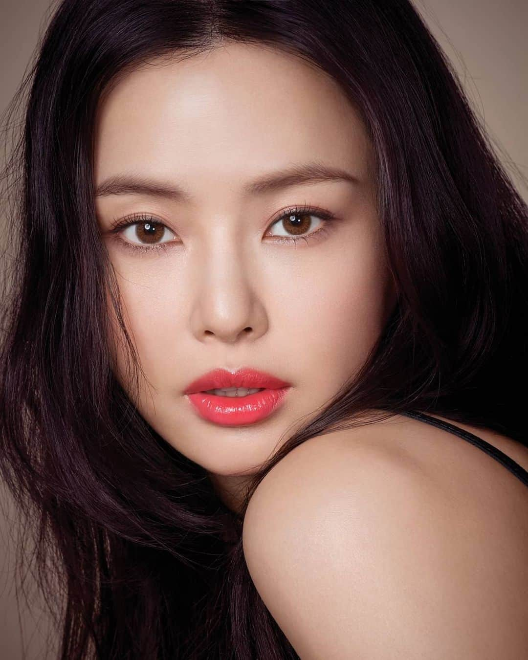 イ・ハニさんのインスタグラム写真 - (イ・ハニInstagram)「💋 . @diormakeup #포에버파운데이션 #광고」5月28日 16時12分 - honey_lee32