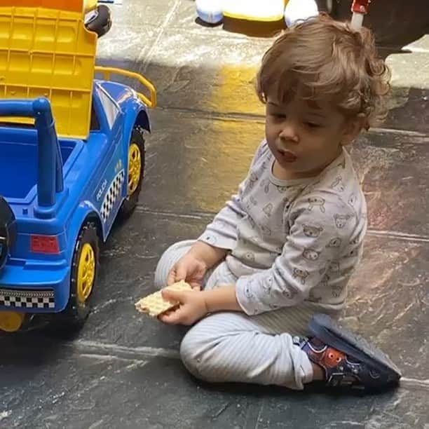 のインスタグラム：「Feliz cumple ahijado de mi corazón!! ❤️❤️❤️😘😘😍😍😍👑🎊🎊」