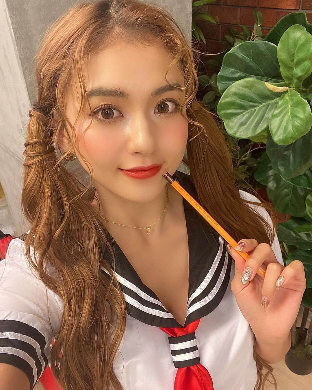 CYBERJAPAN Staffのインスタグラム：「#repost @cjd_karen  いよいよ明日❤️ 明日は23時から生放送 BS日テレ ソーシャルディスタンス時代の新番組 『全国一斉生クイズバトル Q-フェス!』 がスタート‼️😆🌈✨ 明日から番組開始の 初回放送に出演させて頂きます📺🥰 このクイズ番組は、解答席がなく、出演者も視聴者も、スマホで早押しクイズを答える！そんな番組です🤍 得点と解答にかかった時間で 全国ランキングを出します🤍 ぜひ皆さんもスマホ片手に観てください💞 ストーリーにも参加方法 載せてあります🧸 #Qfes #BS日テレ #クイズ番組 #selfie #cyberjapan」