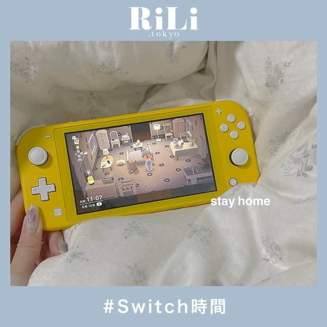 RiLiさんのインスタグラム写真 - (RiLiInstagram)「【Switch時間】で楽しくステイホーム🏡📷 ..... おうち時間に大人気のニンテンドースイッチ🔥🔥入手困難の中、手に入れた子は【Switch時間】を楽しんでいるよ🌷 中には、パステルカラーのケースやスキンシールでアレンジしている子も😍💭お気に入りのステッカーを貼るのもおすすめだよ👍✨ ゲームはやっぱりあつ森が人気🏝お気に入りの画面やかわいい背景で写真をとってみてね～～🌳🌳 ❣❣❣❣❣ サイトやSNSで掲載させていただくお写真募集中😘📸 かわいいコーデやアイテム、注目スポットなどが撮れたら、ハッシュタグ→#rili_tokyo  を付けて投稿❗ ． Special Thanks💋 Photo by @__neinei__ @mo2002ca @ayane_raycassin @puuuni_ko @17.minv0 @i_am_natsu_ @mickeeeey_78 ． #春 #Switch時間 #Switch #ニンテンドースイッチ #ゲーム #あつまれどうぶつの森 #あつ森 #Switchケース #スキンシール#カスタム #おうち時間 #ステイホーム #rili_home #riliっぽおうち時間 #置き画 #置き画くら部 #RiLi  #おしゃれさんと繋がりたい #お洒落さんと繋がりたい #ファッション #패션스타그램 #ootd #outfit」5月28日 18時00分 - rili.tokyo