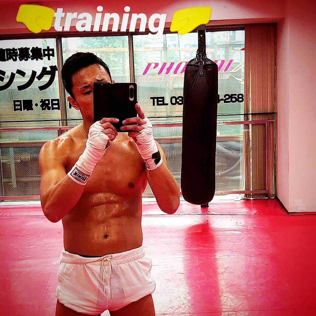梅野源治のインスタグラム：「緊急事態宣言を解除してもしなくても、いつでも気をつけて過ごそう👍 継続できなきゃ価値がない #kickboxing #muaythai #akihabara」