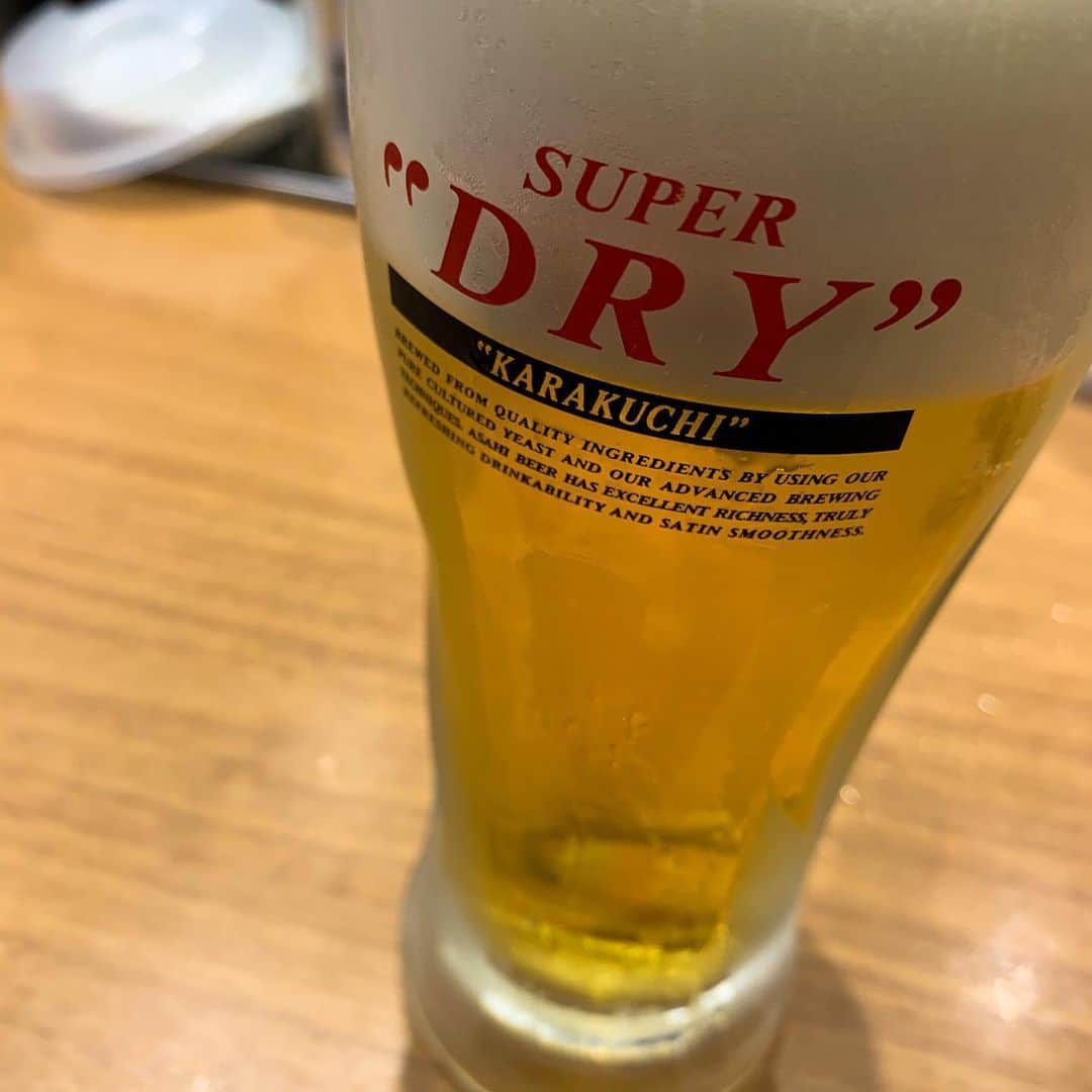 飯田カヅキさんのインスタグラム写真 - (飯田カヅキInstagram)「業務終了、即酒！﻿ ﻿ 店で飲むの久々だ。 ﻿ ﻿ #beer #ビール #asahi #スーパードライ #アサヒスーパードライ #asahisuperdry #superdry」5月28日 18時17分 - kazukiiida_strange