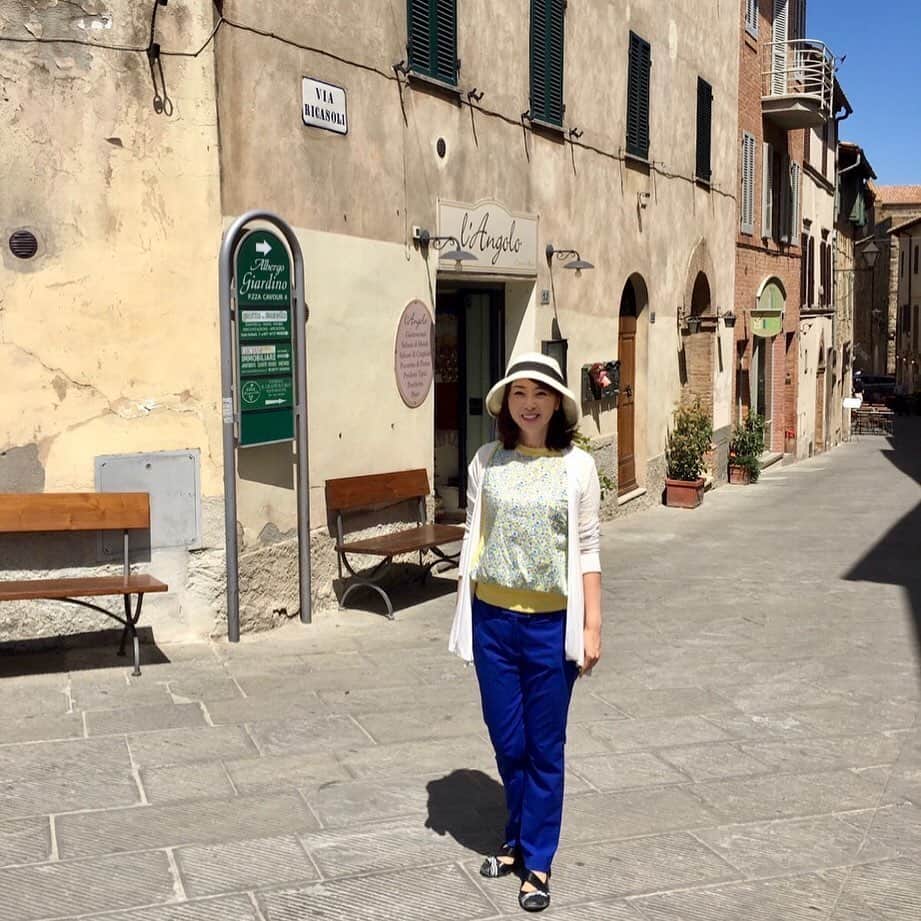 牛窪万里子さんのインスタグラム写真 - (牛窪万里子Instagram)「今から3年前の6月。イタリア旅の備忘録。  また行きたい街。世界遺産ピエンツァの街中にて。  #旅 #海外旅行 #行きたい #イタリア #ピエンツァ  #世界遺産 #備忘録 #travelphotography  #memories  #italy」5月28日 18時23分 - mariko_ushikubo