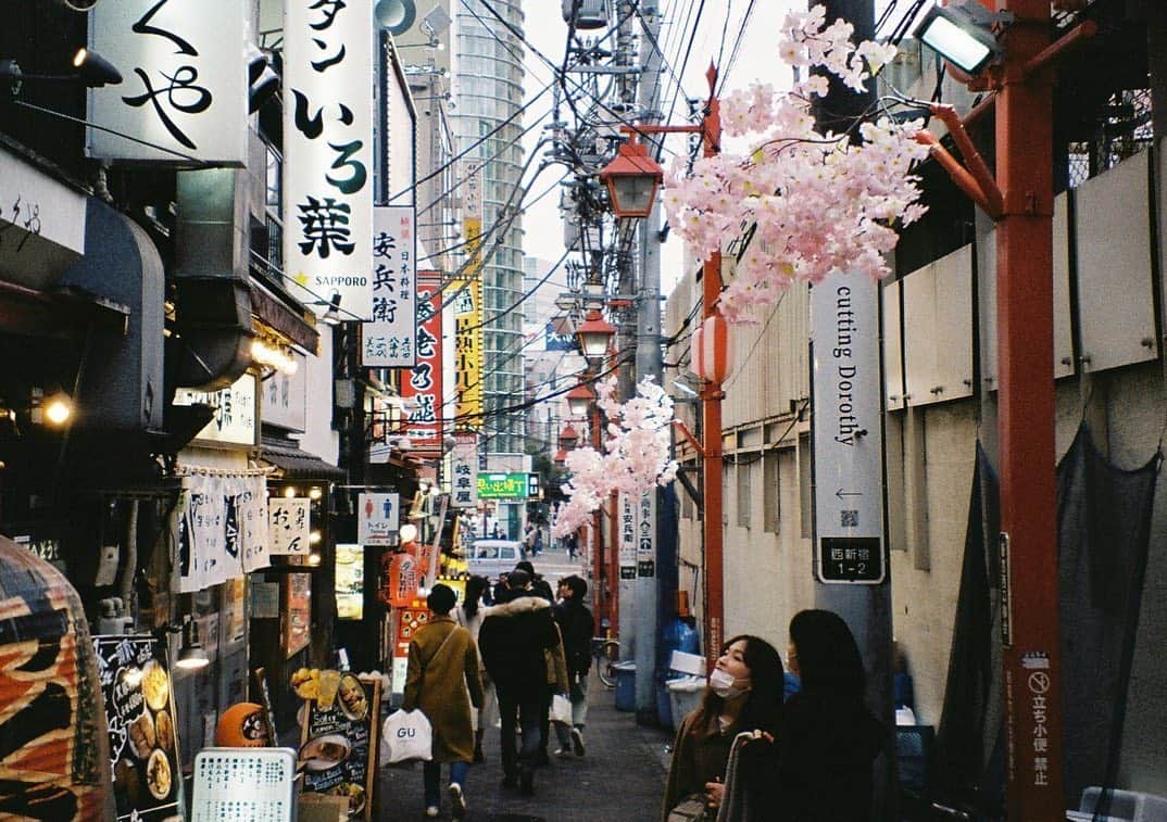 Masha Alexeevaさんのインスタグラム写真 - (Masha AlexeevaInstagram)「Tokyo mood 💔💔💔 #film #tokyo」5月28日 18時27分 - marualeks