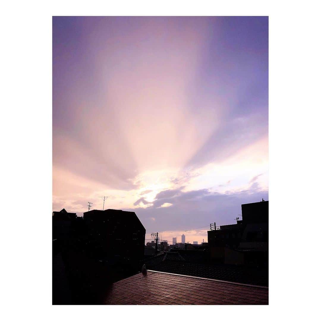 理絵さんのインスタグラム写真 - (理絵Instagram)「雨上がりの空  #空 #sky #cielo #하늘 #雨上がり #雨上がりの空 #tokyo #japan #cielo_rie」5月28日 18時41分 - ____rie____