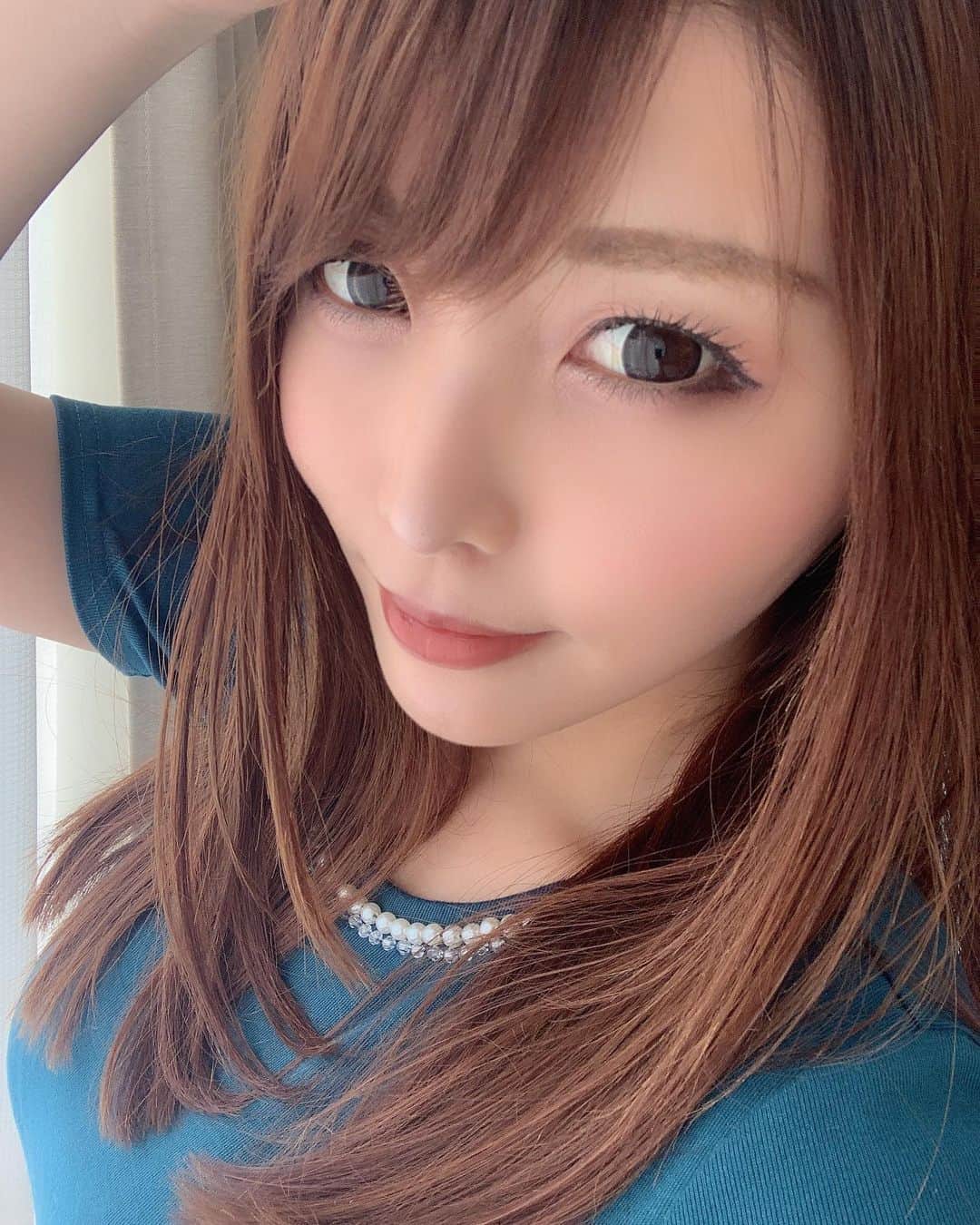 新村あかりのインスタグラム：「撮影終わりました❣️ お腹減った(´∀｀)」
