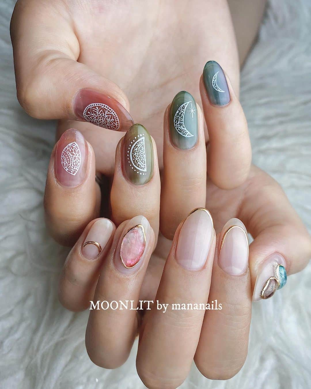 mananailsさんのインスタグラム写真 - (mananailsInstagram)「@moonlit_bymananails 6/1より営業再開致します🌙 長期休業によりお客様にはご迷惑をおかけしてしまい 大変申し訳ございませんでした😭 ご予約もOPEN致しました✨ HPからweb予約となります💅🏼 ㅤ まだまだ不安な状況は続きますが 一刻も早く平穏な日常に戻る事を願い 皆様に安心してご来店いただけるよう スタッフ一同努めてまいります。 皆様との再会を心より楽しみにしています😊」5月28日 19時29分 - mananails