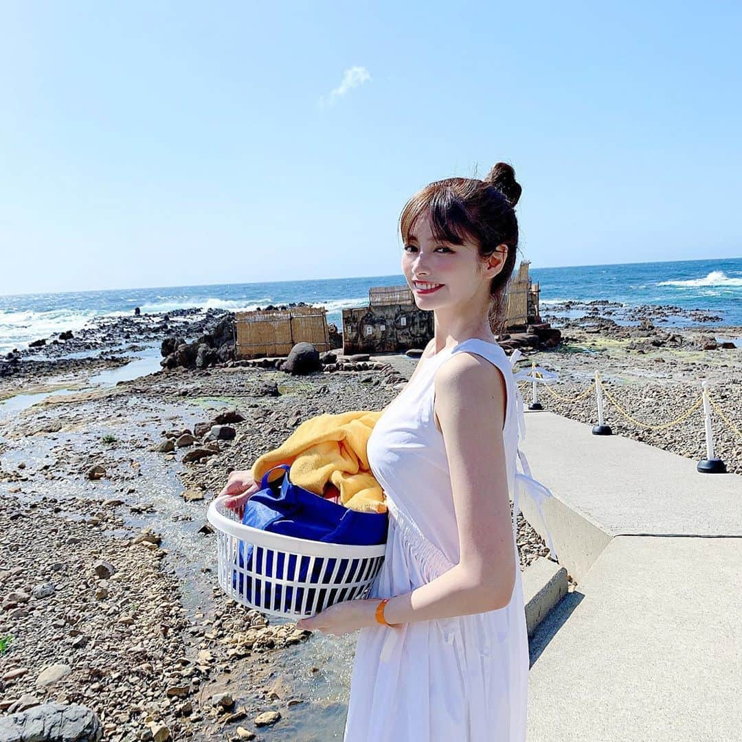 得あゆさんのインスタグラム写真 - (得あゆInstagram)「そう！正解は！！！！！！ 青森県不老不死温泉♨️ みんな遡ってカンニングしたなー？笑 ここ混浴もあるんだよ？ 知ってた？🙄❤️ ・ 1年前は前髪もあるし、 なんだか今よりふくよか🐷笑 ・ ・ ・ ・ ・ ・ ・ ・ ・ ・ ・ ・ ・ ・ #過去pic#思い出#前髪#温泉#旅行#女子旅#旅#ドライブ#タビジョ#ワンピース#健康#美容#美肌#海#スタイル#インスタ映え#写真#カメラ女子#おすすめ#ヘアアレンジ#ヘアスタイル#女子力#食べ歩き#グルメ#お団子#癒し#drive#japanesegirl#travel#onepiece」5月28日 20時01分 - tokuayu819