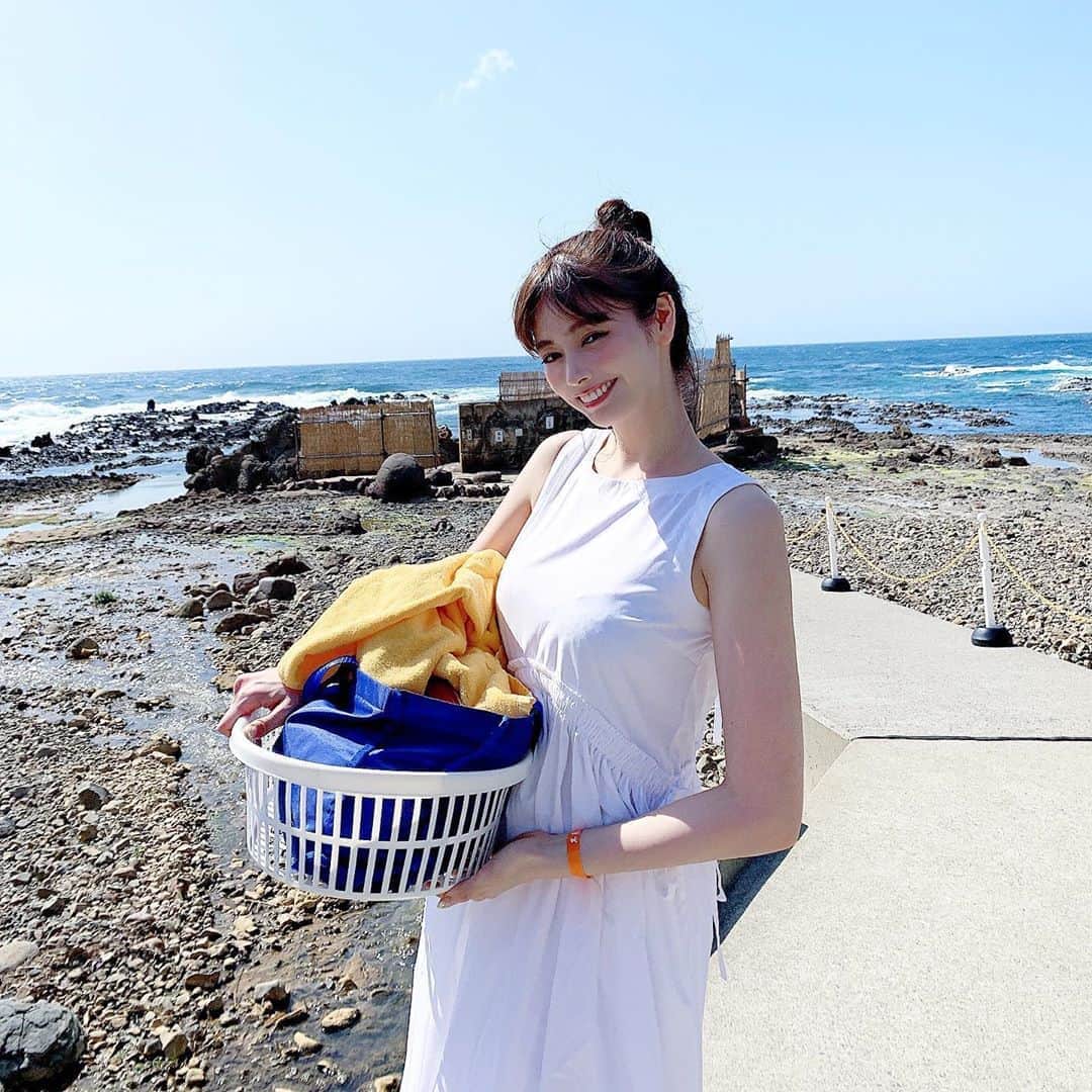 得あゆさんのインスタグラム写真 - (得あゆInstagram)「そう！正解は！！！！！！ 青森県不老不死温泉♨️ みんな遡ってカンニングしたなー？笑 ここ混浴もあるんだよ？ 知ってた？🙄❤️ ・ 1年前は前髪もあるし、 なんだか今よりふくよか🐷笑 ・ ・ ・ ・ ・ ・ ・ ・ ・ ・ ・ ・ ・ ・ #過去pic#思い出#前髪#温泉#旅行#女子旅#旅#ドライブ#タビジョ#ワンピース#健康#美容#美肌#海#スタイル#インスタ映え#写真#カメラ女子#おすすめ#ヘアアレンジ#ヘアスタイル#女子力#食べ歩き#グルメ#お団子#癒し#drive#japanesegirl#travel#onepiece」5月28日 20時01分 - tokuayu819
