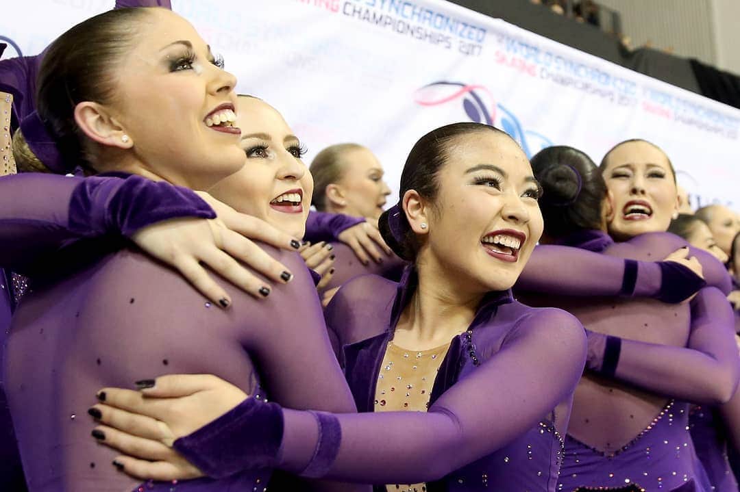 ISUグランプリシリーズさんのインスタグラム写真 - (ISUグランプリシリーズInstagram)「📺 Today we will live stream the Free Skating from the ISU World Synchronized Skating Championships of 2017! Check the link in our stories to watch now!  #SynchroSkating」5月28日 20時09分 - isufigureskating_x
