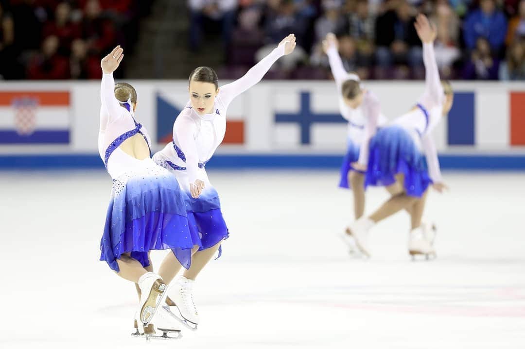 ISUグランプリシリーズさんのインスタグラム写真 - (ISUグランプリシリーズInstagram)「📺 Today we will live stream the Free Skating from the ISU World Synchronized Skating Championships of 2017! Check the link in our stories to watch now!  #SynchroSkating」5月28日 20時09分 - isufigureskating_x