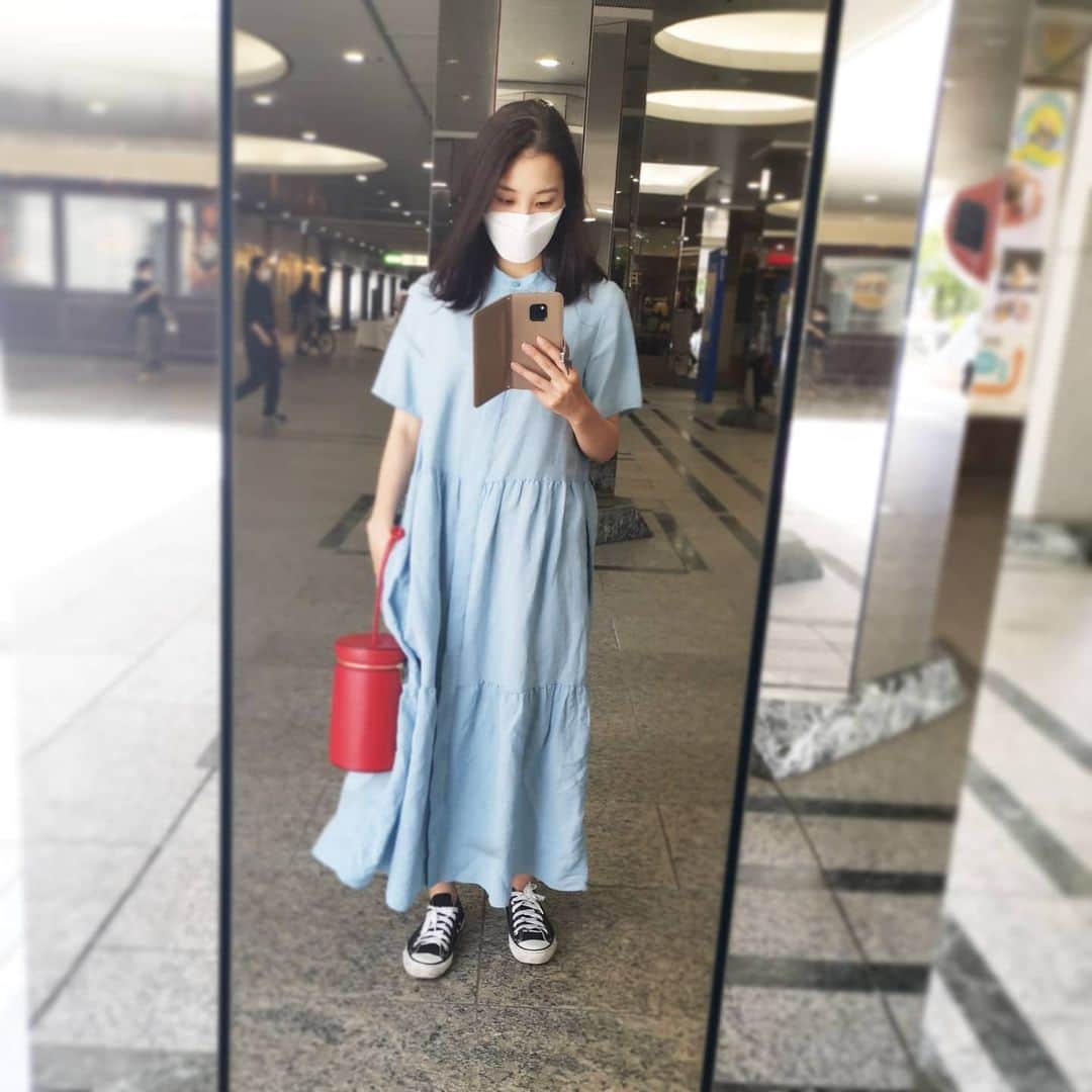 ayaka8880のインスタグラム：「. . また、このワンピースの季節がやってきました💞 . #何年も同じコーデ #cos」