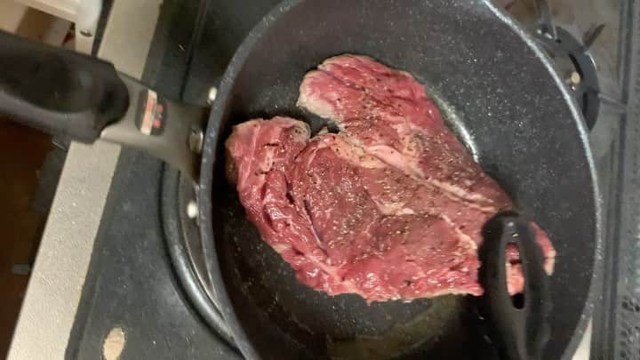 伊波まりやのインスタグラム：「. . beefsteak🥩🥩🥩 . ちょっと前に食べたやつ . . . #ステーキ #肉 #美味しい #食事 #steak #steakdinner」
