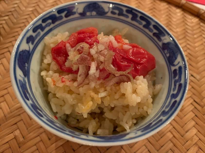 夏木マリさんのインスタグラム写真 - (夏木マリInstagram)「今月の丼飯🍚  #衣笠丼 #花山椒の鱧茶漬け #オリーブの炊き込みご飯 #タコ飯 #トマトの炊き込みご飯 #おうちご飯 #yummy  #natsukirock #夏木マリ @mari_natsuki」5月28日 20時54分 - mari_natsuki