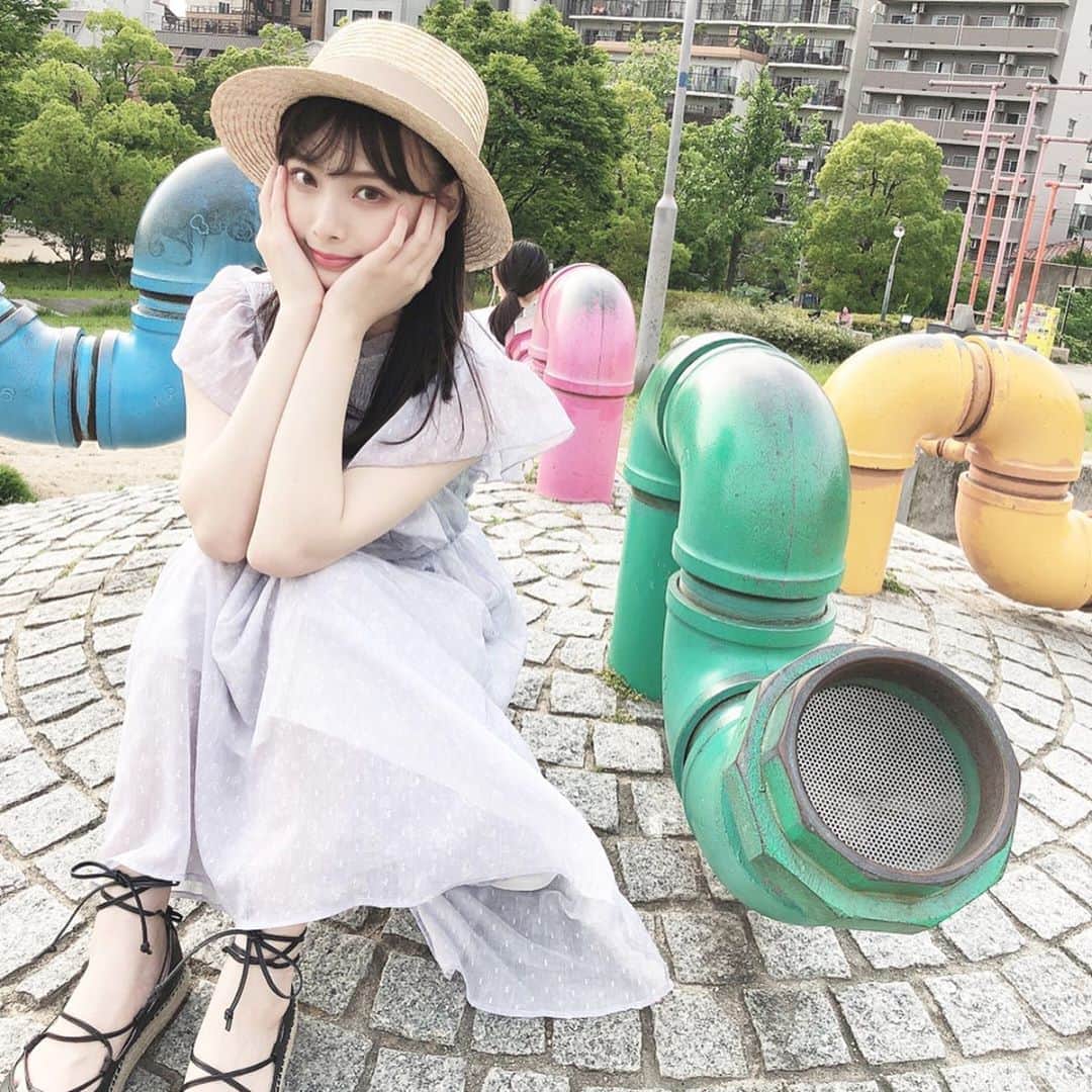 梅山恋和さんのインスタグラム写真 - (梅山恋和Instagram)「❤︎  ワンピースと靴と帽子の タグ付けしてますっ◎  #557 #麦わら帽子 #👒 #かぶってみました #ノースリーブ #ワンピース  #リボン #🎀 #シューズ #夏コーデ #公園デート #💓 #おもち映え」5月28日 21時09分 - cocona_umeyama