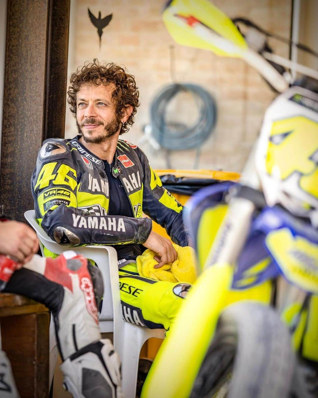 バレンティーノ・ロッシさんのインスタグラム写真 - (バレンティーノ・ロッシInstagram)「Busy training at the MotoRanch with the @vr46ridersacademyofficial 📸 @camilss」5月28日 21時13分 - valeyellow46