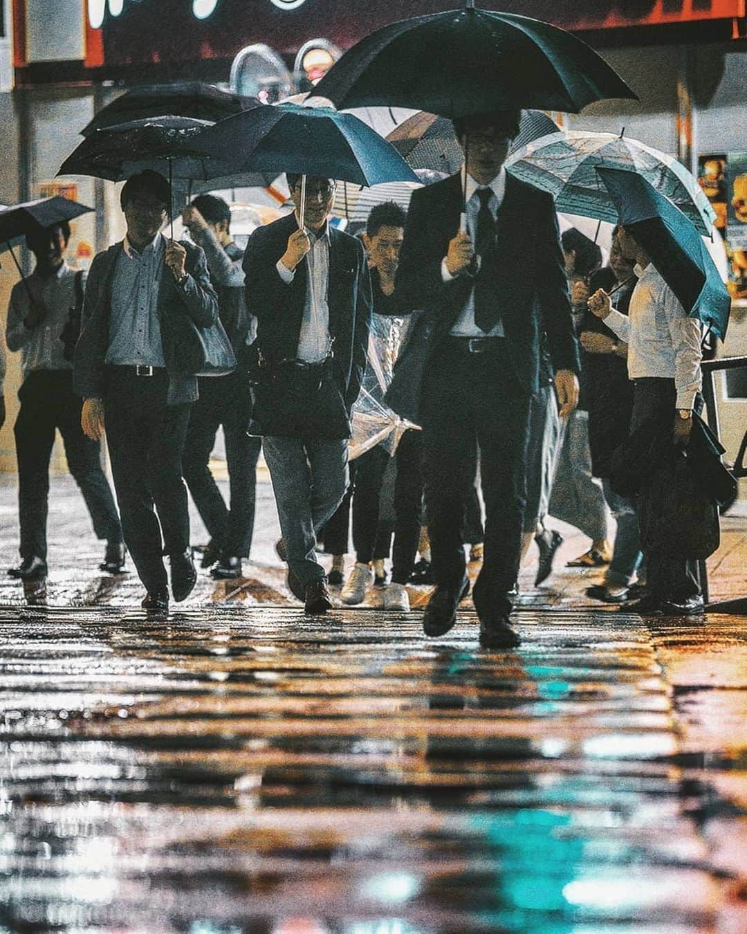 Berlin Tokyoさんのインスタグラム写真 - (Berlin TokyoInstagram)「Let it rain down and wash everything away. I hope that tomorrow the sun will shine and light up a new era. . . . #hellofrom Shinjuku, #tokyo , #japan」5月28日 21時17分 - tokio_kid