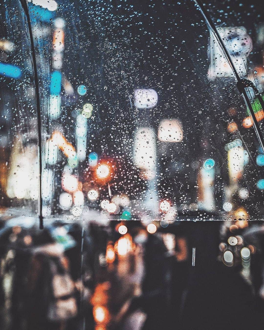 Berlin Tokyoさんのインスタグラム写真 - (Berlin TokyoInstagram)「Let it rain down and wash everything away. I hope that tomorrow the sun will shine and light up a new era. . . . #hellofrom Shinjuku, #tokyo , #japan」5月28日 21時17分 - tokio_kid