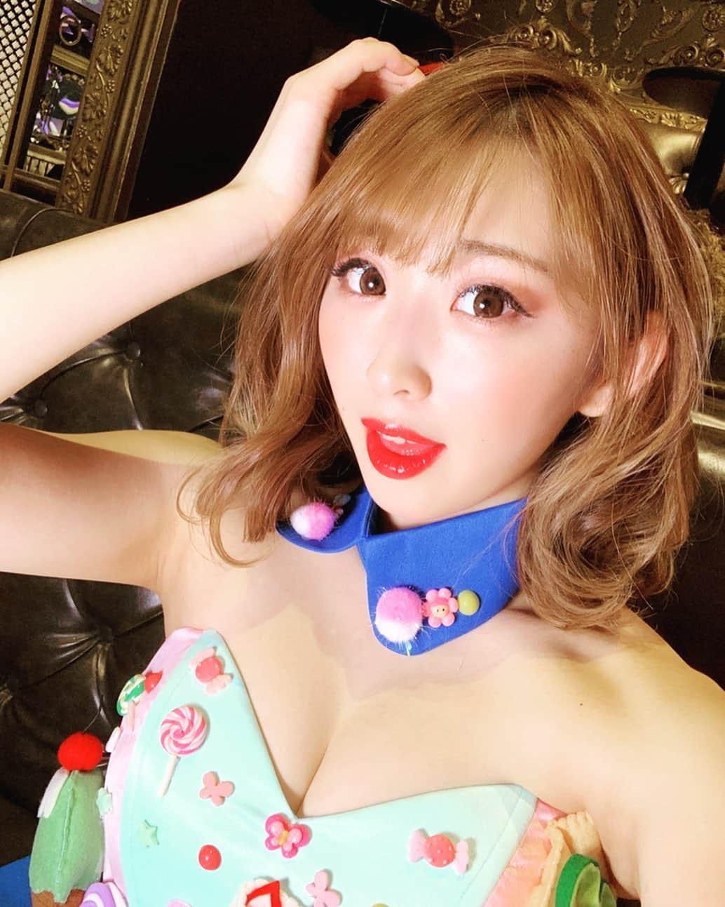 Saraさんのインスタグラム写真 - (SaraInstagram)「こんばんは💕 最近アイドルになりがちです💕  #バーレスク東京　#バーレスク　#ショーパブ #六本木　#新宿　#tokyo #インスタライブ　 #楽しい#おうち時間 #アイドルになりたい  #アイドル衣装 #セクシー#かわいい#かっこいい #バーレスク東京第7世代」5月28日 21時20分 - sara_burlesque