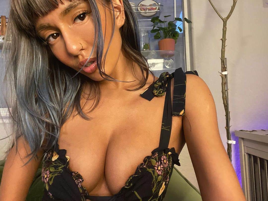 Janice Griffithのインスタグラム：「do you miss me .....」