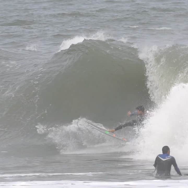 ガブリエル・メディーナのインスタグラム：「Sometimes you gotta push the breaks ll puxa o freiooooooooo 🏄🏻‍♂️ @tuliohenriquefoto」