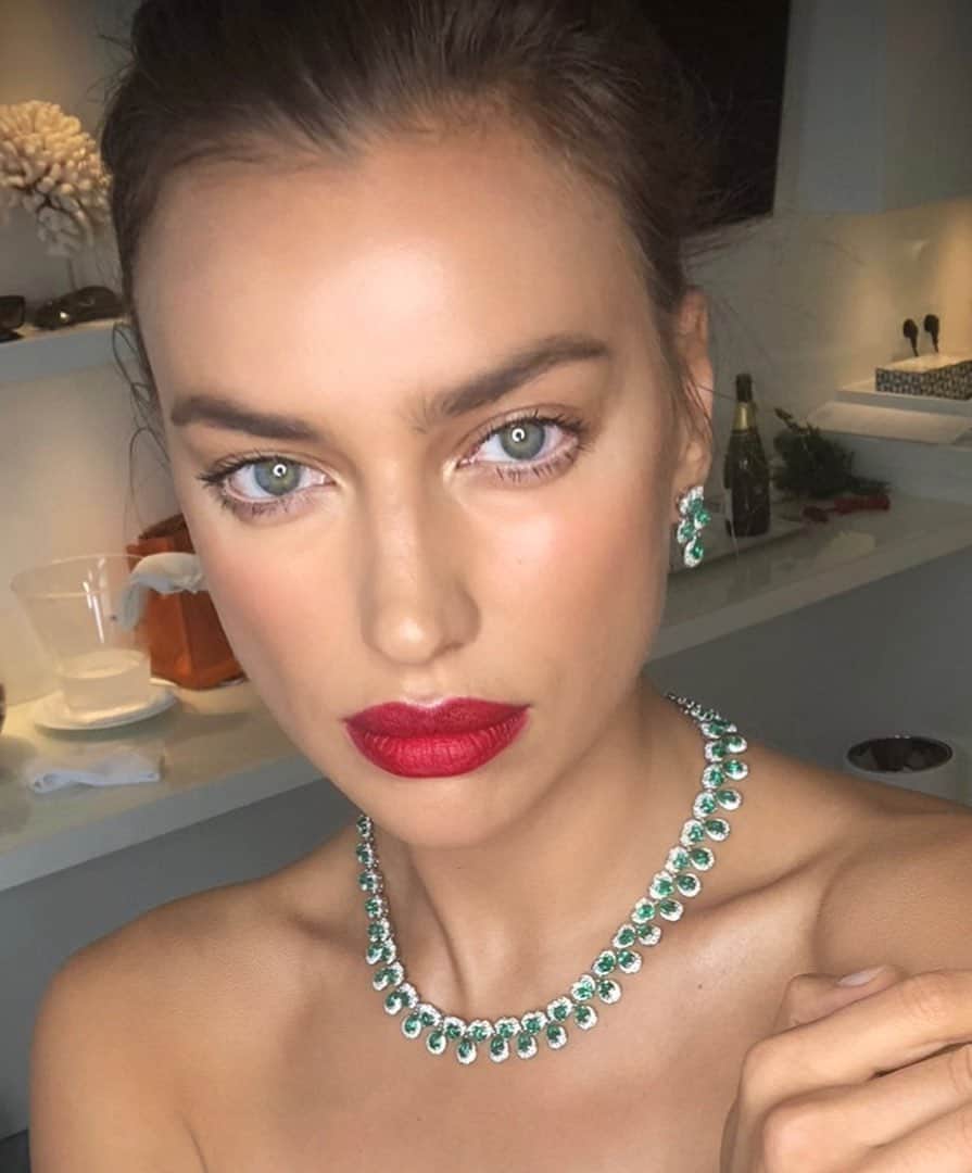 Vincent Oquendoさんのインスタグラム写真 - (Vincent OquendoInstagram)「Ok I’m ready to go back to cannes. Throw back to #irinashayk 2018 Cannes」5月28日 23時18分 - makeupvincent