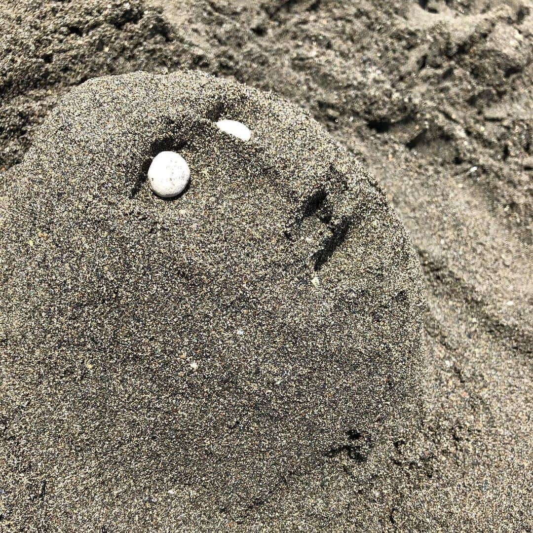 SILVAさんのインスタグラム写真 - (SILVAInstagram)「Sand Art  By my partner and daughter ❤️ #family  #湘南  #sandart」5月28日 23時15分 - silva_official_insta