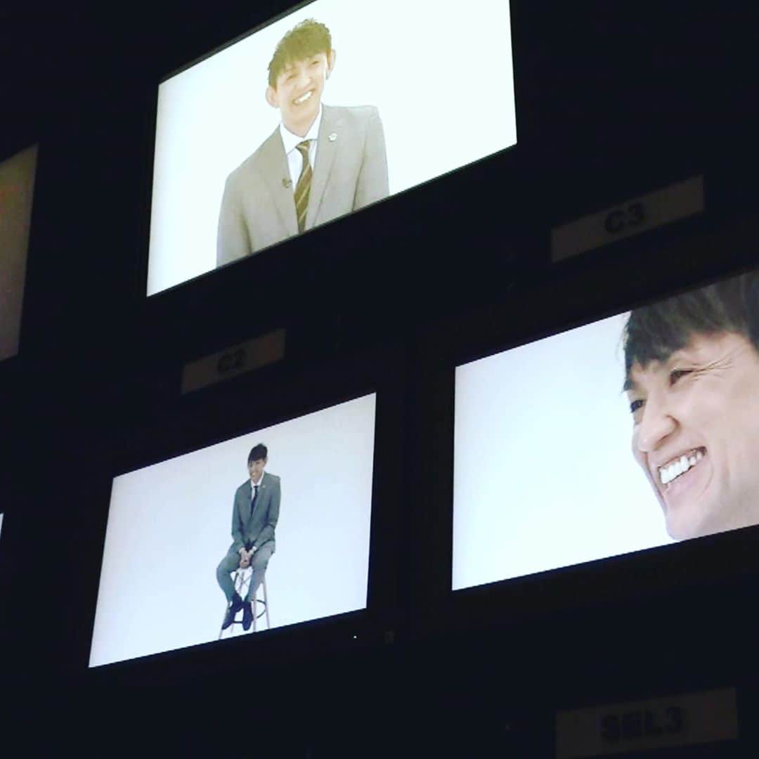中村剛大さんのインスタグラム写真 - (中村剛大Instagram)「【折茂武彦引退特番】 27年目のラストダンス 〜伝説レジェンドと呼ばれた男〜  折茂さんの現役ラストシーズンに密着取材させていただき、27年間のバスケ人生を振り返る1時間のドキュメンタリー番組です。  この番組では、アナウンサーとしてではなく、初めてディレクターとして番組制作に携わりました。取材、構成、インタビュー、ナレーションなどを務めています。  折茂さんがバスケ人生を通じて伝えたかったモノ。その想いを感じていただけたら嬉しいです。私も「折茂さんのために伝えたい」という想いで取り組みました。  折茂さんと縁の深い方々にも出演していただいています。ぜひご覧ください。  #Bリーグ  #レバンガ北海道 #折茂武彦 #UHBにて5月30日16時から放送 #バスケ好きな人と繋がりたい」5月28日 23時25分 - gotan1207
