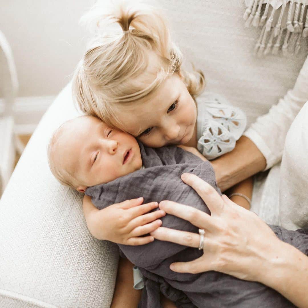 ブルック・パンケーキさんのインスタグラム写真 - (ブルック・パンケーキInstagram)「I so wish time could stand still (minus this pandemic) My heart has grown two times over, and so blessed for this sweet family of mine!」5月28日 23時33分 - brookepancake