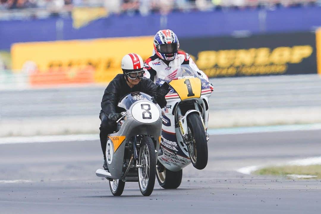 レプソル・ホンダさんのインスタグラム写真 - (レプソル・ホンダInstagram)「Living Legends - #ThrowbackThursday ⠀⠀⠀⠀⠀⠀⠀⠀⠀ #tbt #MotoGP #NSR #500」5月28日 23時38分 - hrc_motogp
