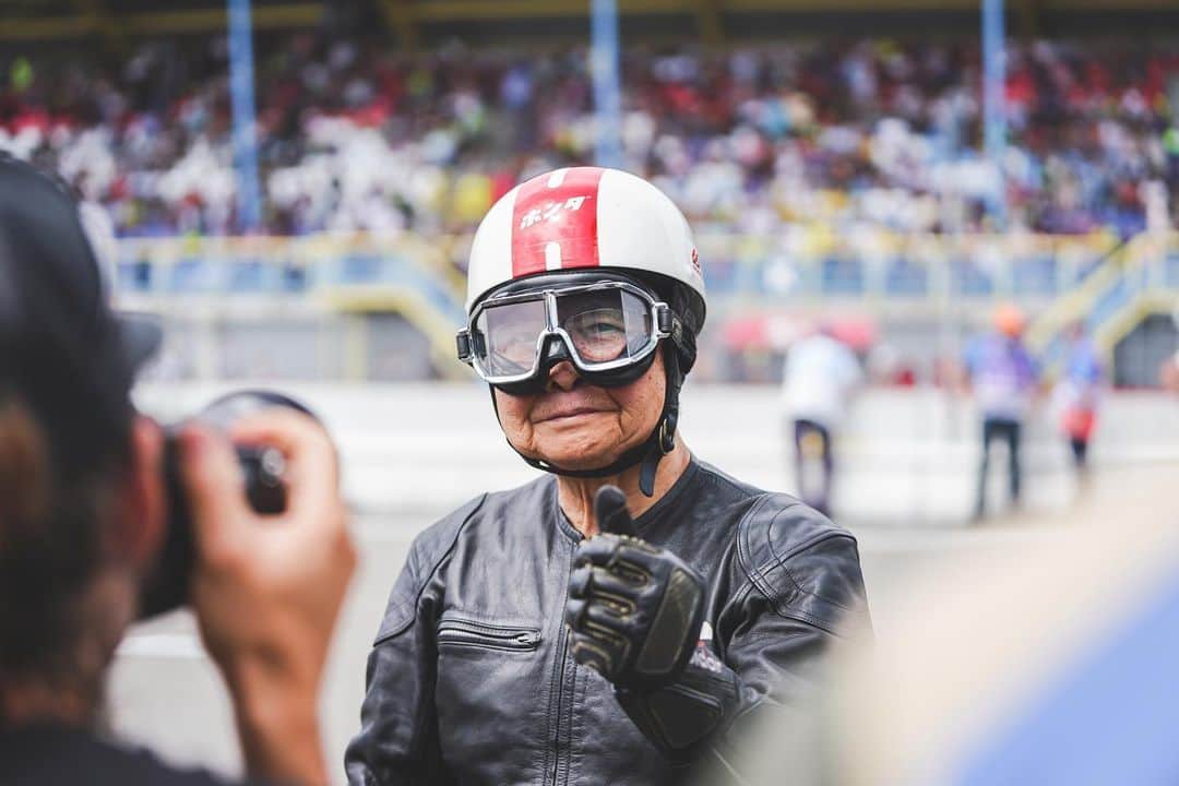 レプソル・ホンダさんのインスタグラム写真 - (レプソル・ホンダInstagram)「Living Legends - #ThrowbackThursday ⠀⠀⠀⠀⠀⠀⠀⠀⠀ #tbt #MotoGP #NSR #500」5月28日 23時38分 - hrc_motogp