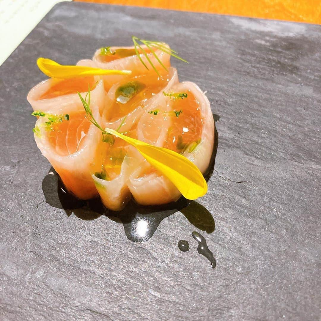 柳下毅一郎さんのインスタグラム写真 - (柳下毅一郎Instagram)「Quarantine 明け、どうせなら最高の店にと思って行ってきた。満足感ハンパない。#セララバアド #celaravird」5月28日 23時39分 - garth_y
