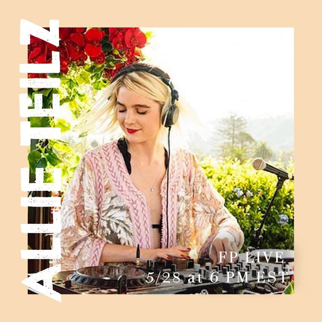 freepeopleさんのインスタグラム写真 - (freepeopleInstagram)「How to get your Thursday fix. Join us tonight at 6 PM EST for our last live set of the month with DJ @allieteilz of @lesfilles.cc. #FPLive」5月29日 0時00分 - freepeople