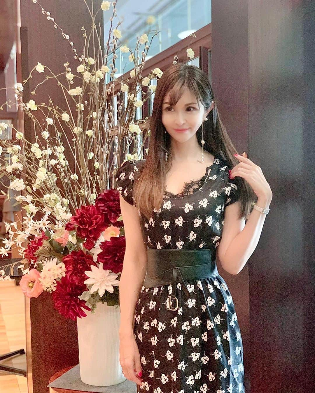 越野矢素子さんのインスタグラム写真 - (越野矢素子Instagram)「先日のえったんのお誕生日会はかなり茶髪になっていたので黒髪に染めました😊✨」5月29日 0時02分 - loversyaso