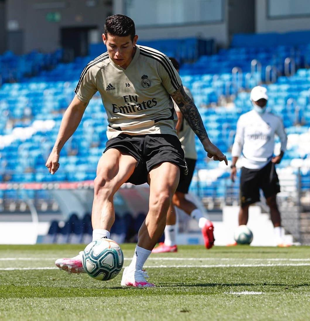 ハメス・ロドリゲスさんのインスタグラム写真 - (ハメス・ロドリゲスInstagram)「⚽️ 🚀」5月29日 0時06分 - jamesrodriguez10