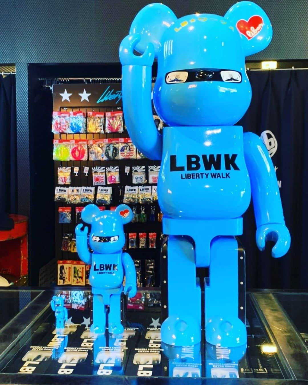 Wataru Katoさんのインスタグラム写真 - (Wataru KatoInstagram)「Libertywalk自由に歩く！！！ LIBERTYWALK✖︎BE@RBRICK collaboration😊  @bearbrick.eu @bearbrickcanada @bearbrickhk @bearbrickhk @libertywalkkato @bearbrickworld_  #berbrick#libertywalk#liberywalkkato#lbwk #lbnation#nissan#ferrari#lamborghini」5月29日 0時21分 - libertywalkkato