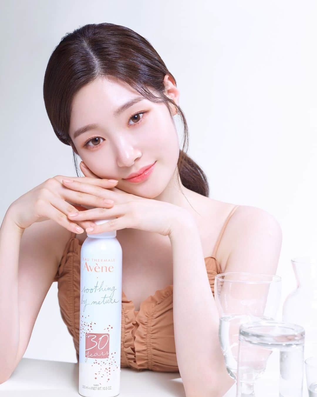 チョン・チェヨンさんのインスタグラム写真 - (チョン・チェヨンInstagram)「Avene x vogue」5月29日 0時29分 - j_chaeyeoni