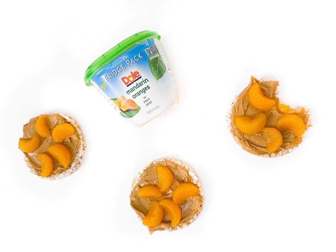 Dole Packaged Foods（ドール）のインスタグラム：「Follow @TheLemonBowl for some of our favorite snack hacks! DOLE® Fridge Pack Mandarin Oranges are the perfect addition for bite-sized nutrition.  Recipe: Rice cakes Peanut Butter DOLE® Fridge Pack Mandarin Oranges」