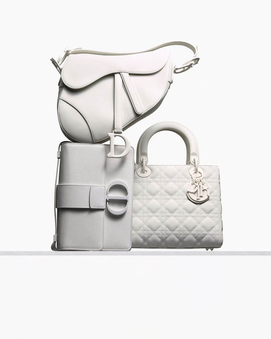 クリスチャンディオールさんのインスタグラム写真 - (クリスチャンディオールInstagram)「From the #LadyDior to the #DiorSaddle and #Dior30Montaigne, bags and a selection of corresponding accessories have been reimagined by @MariaGraziaChiuri with a modern #DiorUltraMatte finish in a refined rainbow of shades, as captured here by @PhilippeFragniere. Whether tiny stitches, quilted leather or tone-on-tone metal signatures, every aspect of each design has been reborn in a modern matte incarnation.」5月29日 1時02分 - dior