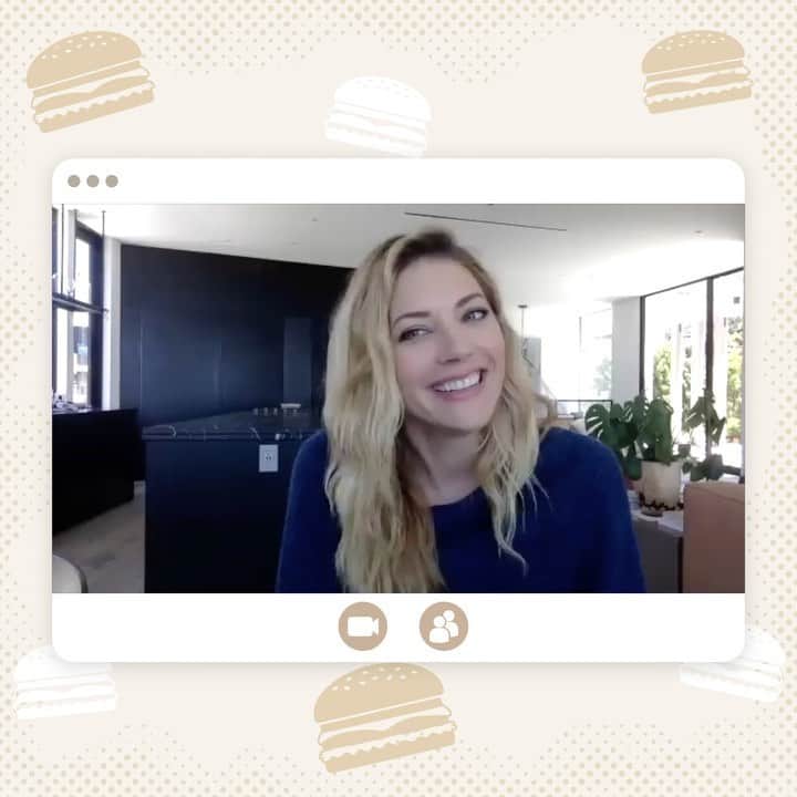 キャサリン・ウィニックのインスタグラム：「The Winnick Wonder Burger is officially out! All proceeds go to our frontline workers. 🍔  @cherrystbbq @ubereats @frontlinefoods」