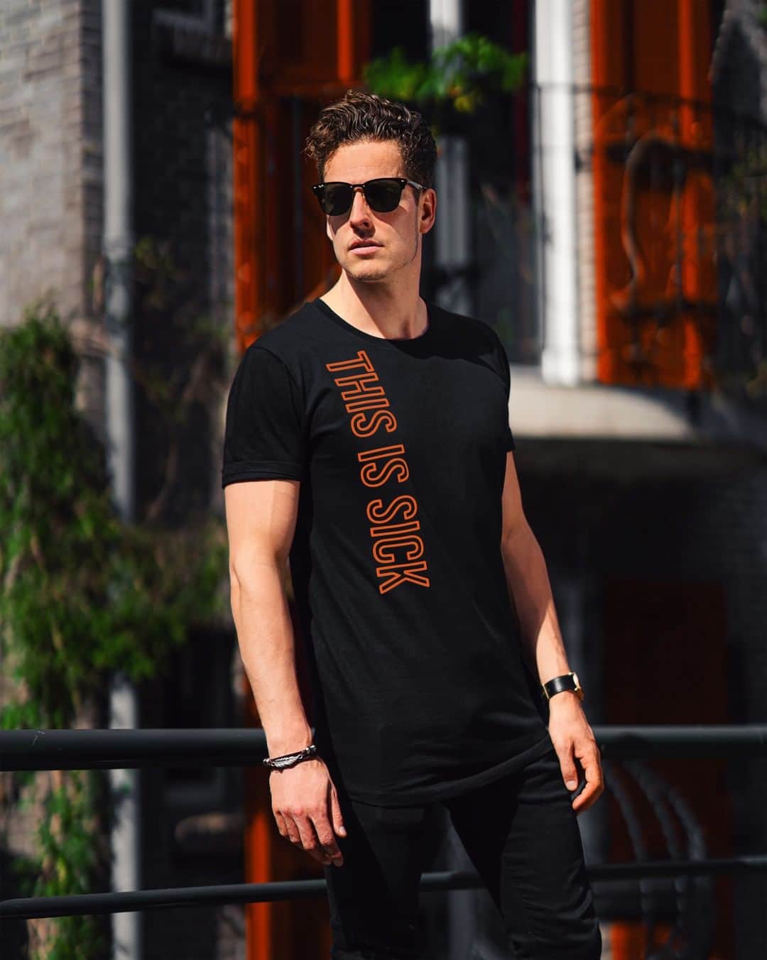 SICK INDIVIDUALSのインスタグラム：「Fresh NEW designs for you ! 👊🏻 Only one thing left to do …. #linkinbio #newshirts #availablenow #newmadefashion」