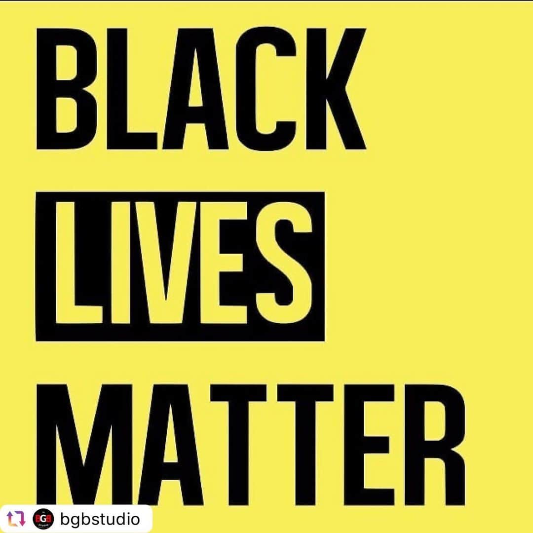 アンナ・シルクさんのインスタグラム写真 - (アンナ・シルクInstagram)「#Repost @bgbstudio . Actors know all too well that art transcends differences. And yet in our industry and in the country as a whole, the social construct of race divides us, privileging "Whiteness" and vilifying, oppressing, and killing Black and Brown bodies for being Black and Brown. As African Americans grieve yet another senseless murder of an unarmed innocent, White people have a responsibility to look closely at those divisions, to see how they benefit us, where they live in us (and they do), and to speak up. It's not enough to not be racist. We have to be anti-racist. We have to put it into action. We have to have uncomfortable conversations about our biases with ourselves and other White people. We have to support anti-racist legislation. We have to amplify the voices of those who are silenced by the system. Actors are particularly well-suited for this kind of work. We need to lead. . #GeorgeFloyd #AhmaudArbery #BreonnaTaylor #TooManyOthers #SayTheirNames」5月29日 2時19分 - anna.silk