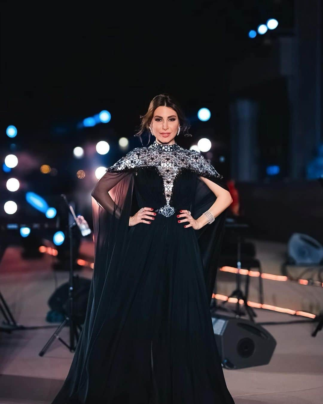 ヤーラさんのインスタグラム写真 - (ヤーラInstagram)「More pictures from last night @almajazamphitheatre Concert❤️🤗 Dressed by @labourjoisie  @sharbel_azar  Styled by @cedrichaddad  Hair by @nicolashalak  Jewelry by @adaliz.jewellery  #amazing #night #concert #almajaz #alsharjah #eid #concert #uae #Yaralb_lovers #Yara  صُوَر من حفل لَيلة أمس على مسرح المجاز في الشارقة❤️ #الشارقة #مسرح_المجاز #المجاز #هلا_بالمجاز #الامارات #يارا #يارا_لوفرز #عيد_الفطر」5月29日 2時33分 - yara