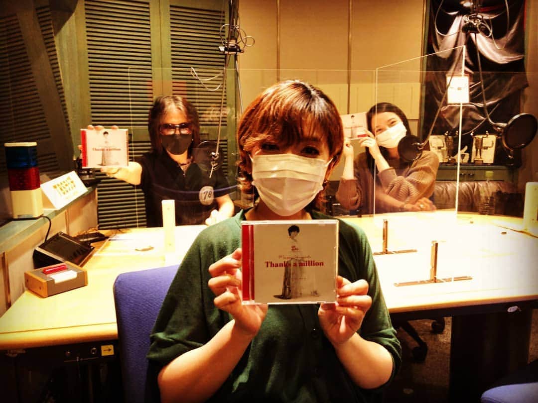 恩田快人のインスタグラム：「TBSラジオ 池田めぐみの Fine ! ! 恩田快人 ETERNAL MUSIC #165  今週は､シンガーソングライターの岡本真夜さんをお迎えして､  岡本さんは今年デビュー25周年！  95年のデビューシングル｢TOMORROW｣が200万枚の大ヒット！ ｢TOMORROW｣はゴダイゴのギター 浅野孝已さんプロデュース！  1996年2月16日のミュージックステーションにセカンドシングル｢FOREVER｣で出演の際に､JUDY AND MARY ｢そばかす｣で出演して､ご一緒してました！  5/13 ベストアルバム ｢岡本真夜 25th Anniversary BEST ALBUM～Thanks a million～｣発売！  曲はアルバムから､ ｢旅人よ｣ / 岡本真夜  のお話しです！  パートナーは､ アイスホッケーチーム｢ひがし北海道クレインズ｣の公式応援アンバサダーで､ 応援ソングCD｢イースト北海道クレインズ オフィシャルサポーターズ ソングス｣を4/24リリース！ ｢セブンネットショッピング｣でも発売中の､ 新人シンガー｢RYOKA｣さんです！ サウンドプロデュースと収録曲｢VICTORY｣を提供しています！  よろしくお願いします！」