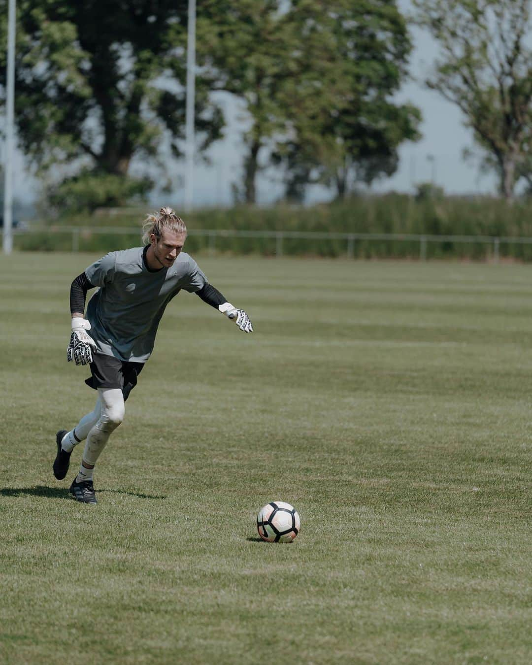 ロリス・カリウスさんのインスタグラム写真 - (ロリス・カリウスInstagram)「⏳ ⌛️」5月29日 3時02分 - loriskarius